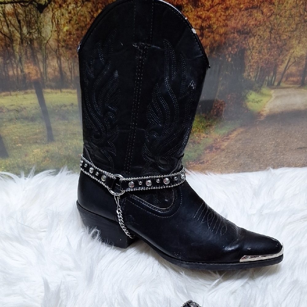 Black Western Cowboy Boots Silver Accents ( Only Selling The Accent) Not Boots